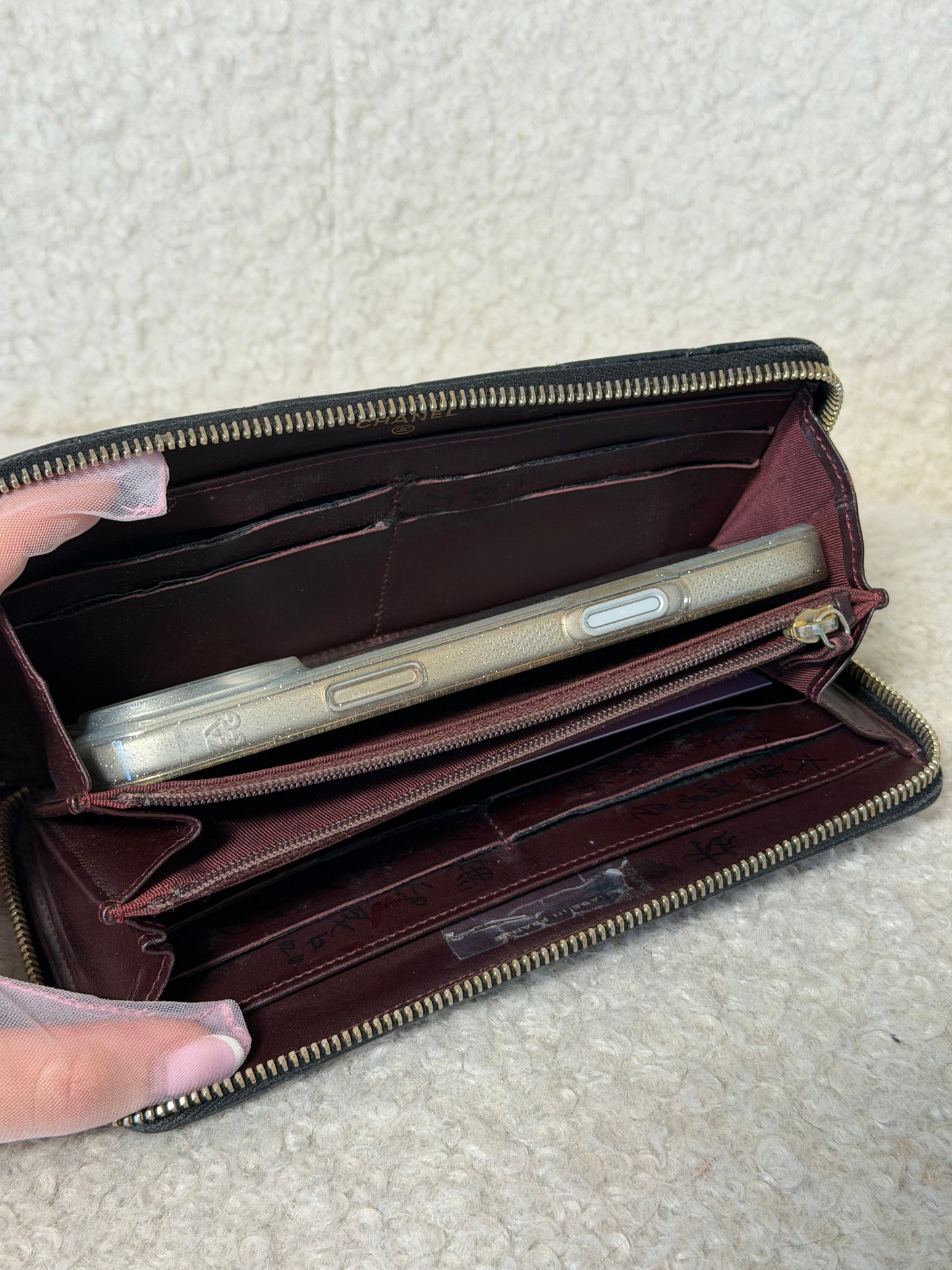 Pre-Owned Black Matelassé Caviar Leather Zip Wallet