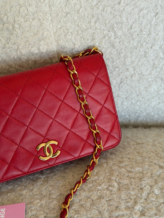 Pre-Owned Red Matelassé Lambskin Leather Full Flap Shoulder Bag