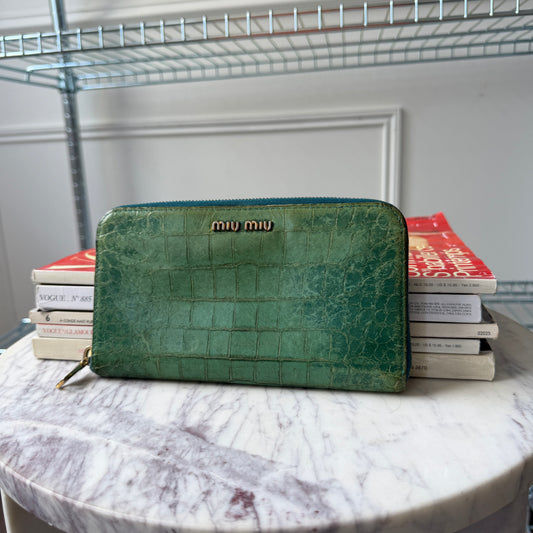 Pre-Owned Green Alligator Leather Zip Wallet