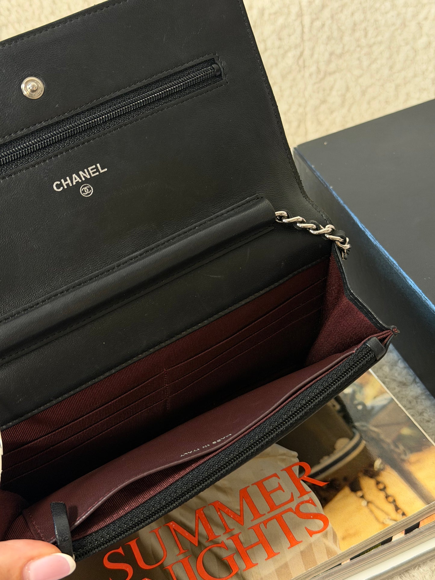 Pre-Owned Black Lambskin Leather Handbag