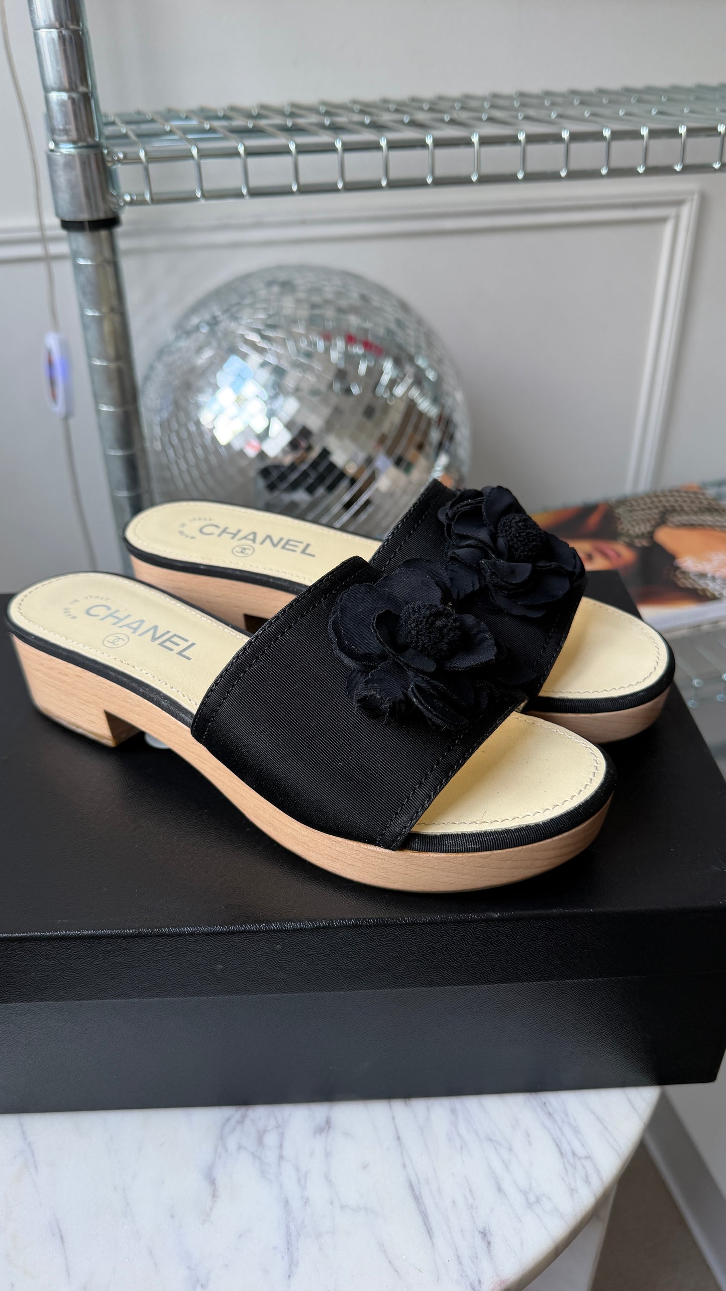 Pre-Owned Black Camellia Shoes (37)