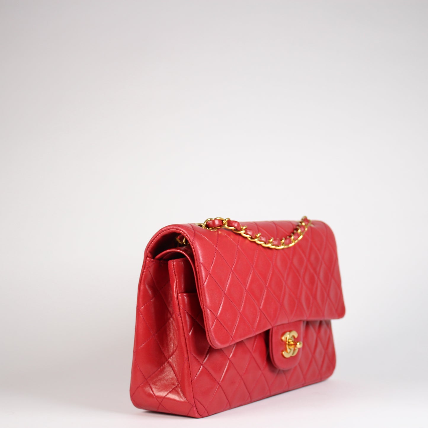 Medium Classic Flap