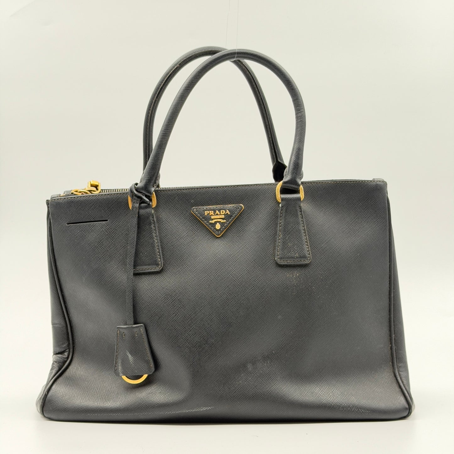 Pre-Owned Black Saffiano Leather Galleria Medium