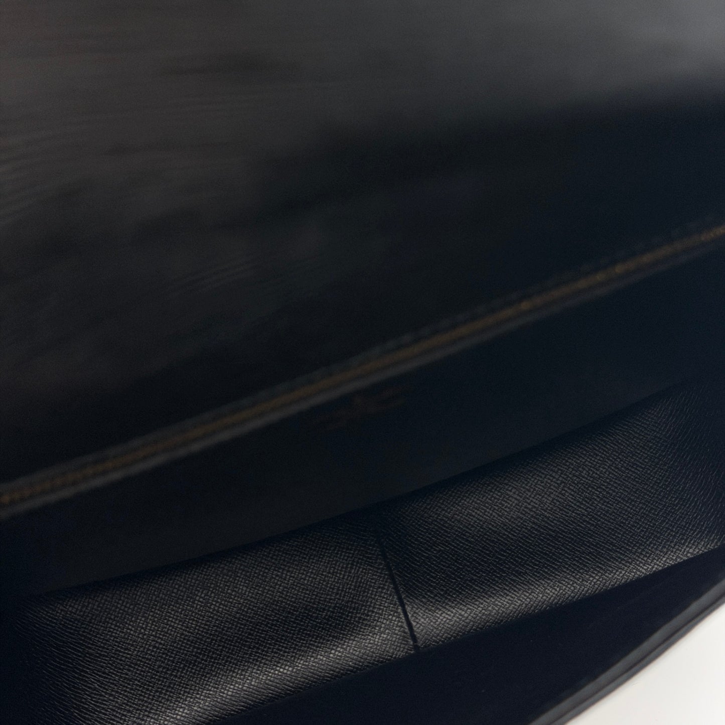 Pre-Owned Black Epileather Saint Cloud Crossbody Bag