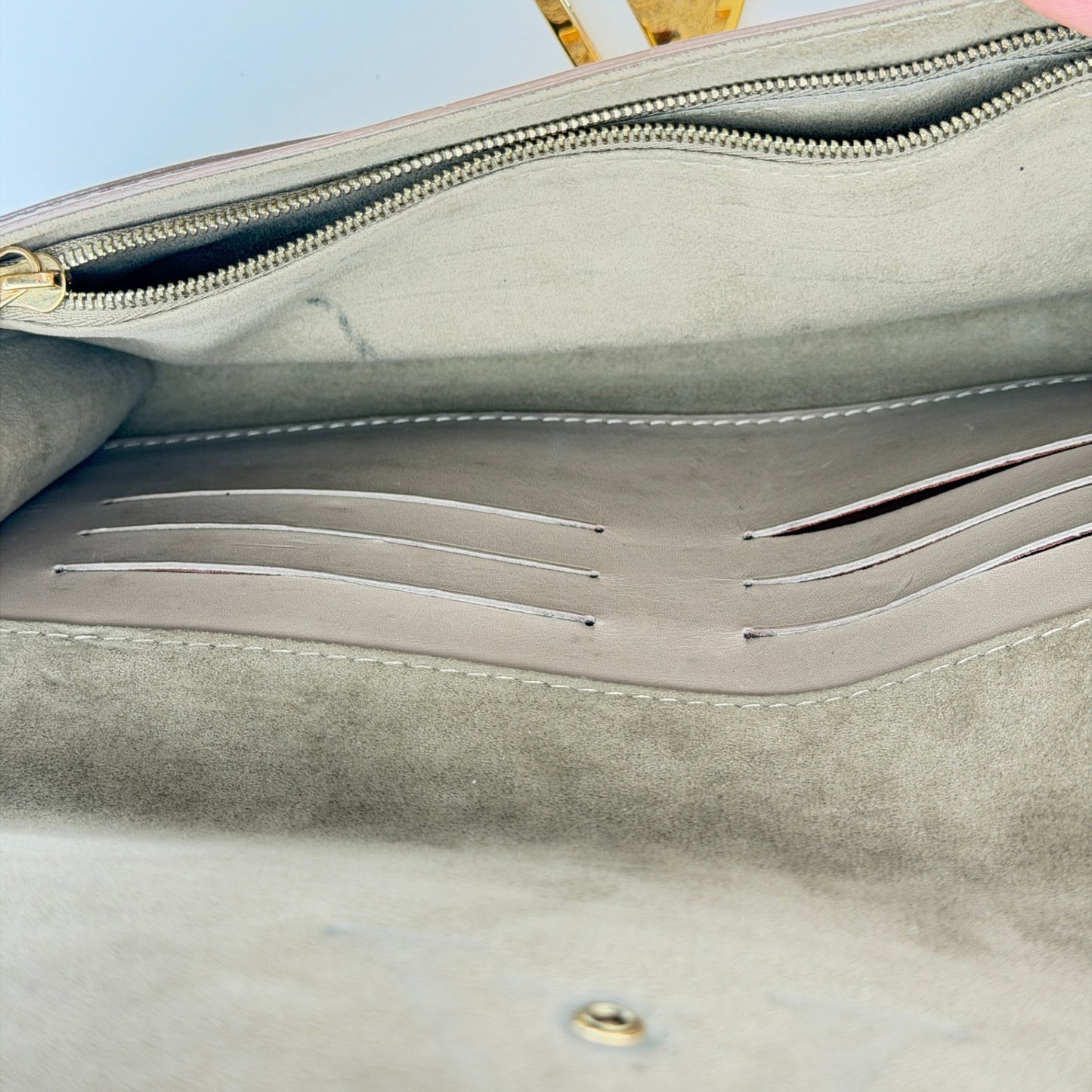 Pre-Owned Gold Metallic Calfskin Leather Clutch Bag