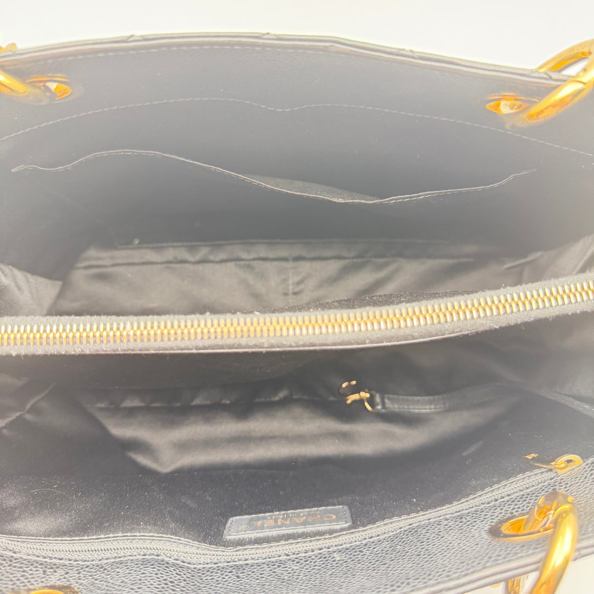 Pre-Owned Black Matelassé Caviar Leather GST Shopper Tote