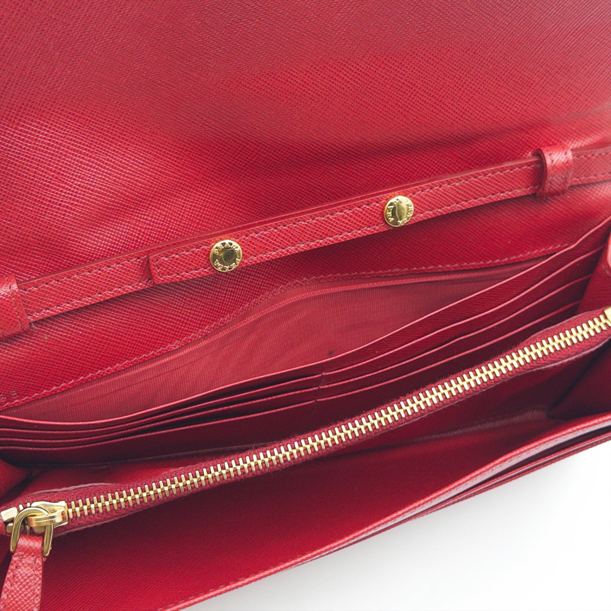 Pre-Owned Red Saffiano Wallet on Chain
