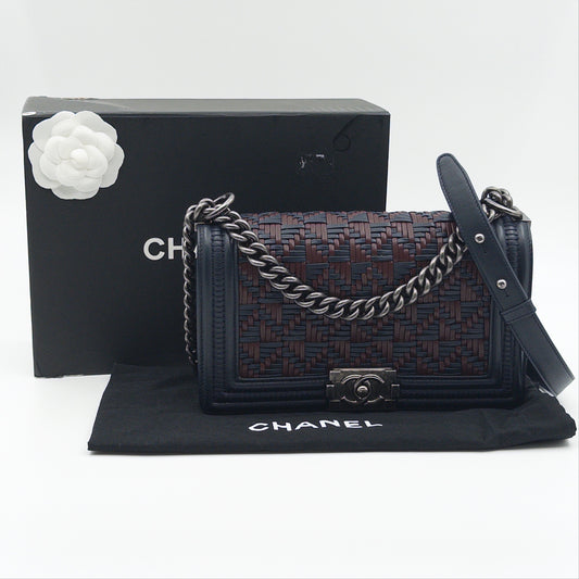 Pre-Owned Navy/Bordeaux Quilted Boy Single Flap Crossbody Bag
