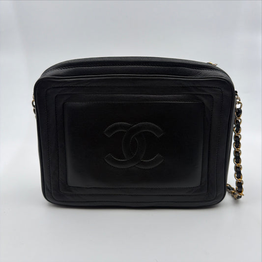 Pre-Owned Black CC Lambskin Camera Bag