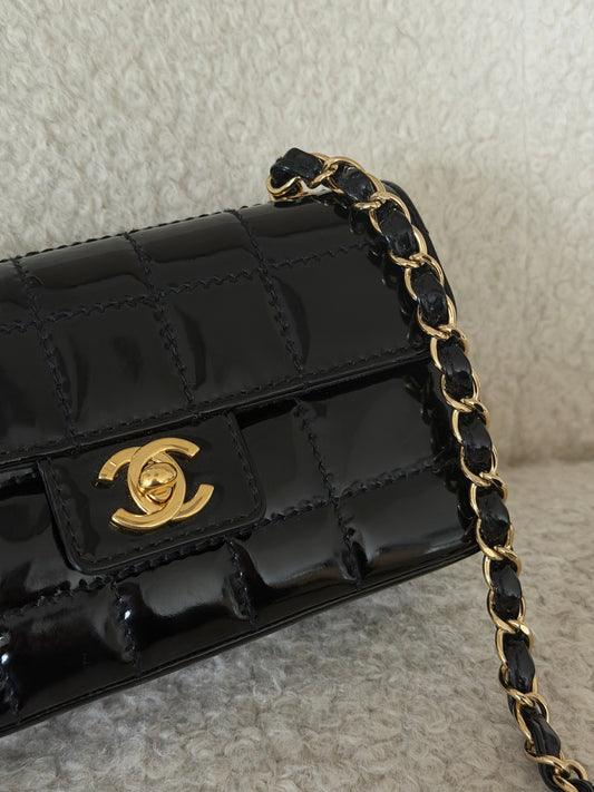 Pre-Owned Black 'Chocolate Bar' Patent Leather Mini Rectangle