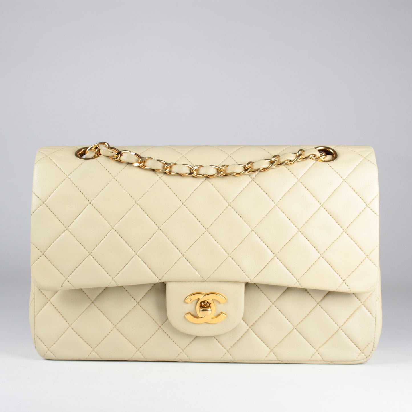 Classic Flap - Medium - Beige
