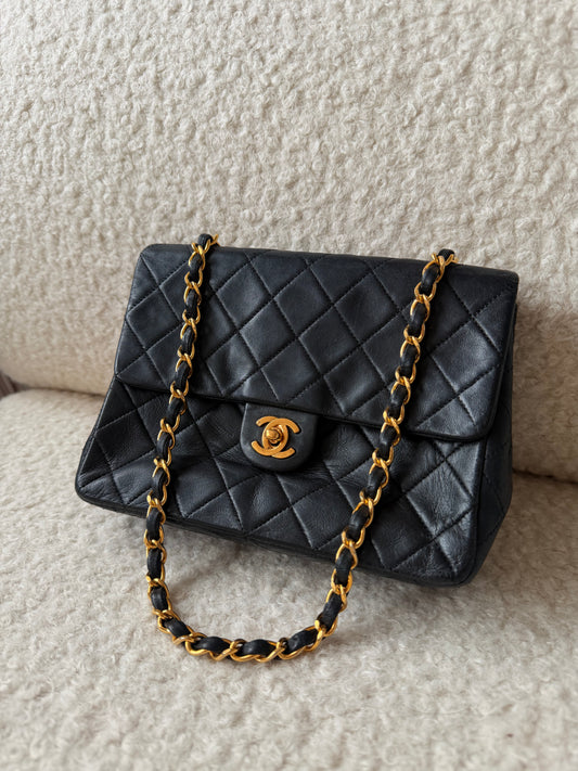 1989-91 Lambskin Leather Square Single Flap Crossbody 24K Hardware