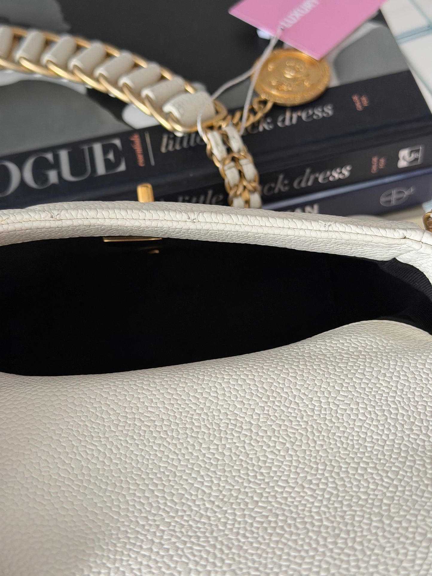 Pre-Owned White Caviar Double Chain Square Single Flap Crossbody Bag