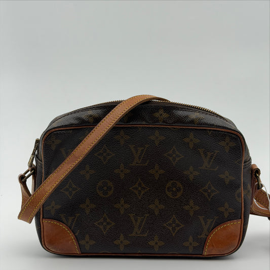 Pre-Owned LV Monogram Canvas Trocadero 23 Crossbody Bag