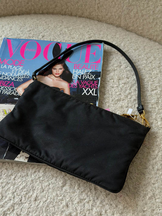 Pre-Owned Black Nylon Handbag