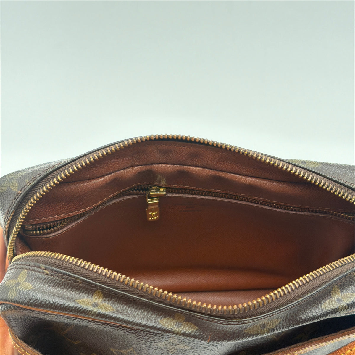 Pre-Owned LV Monogram Canvas Trocadero 23 Crossbody Bag