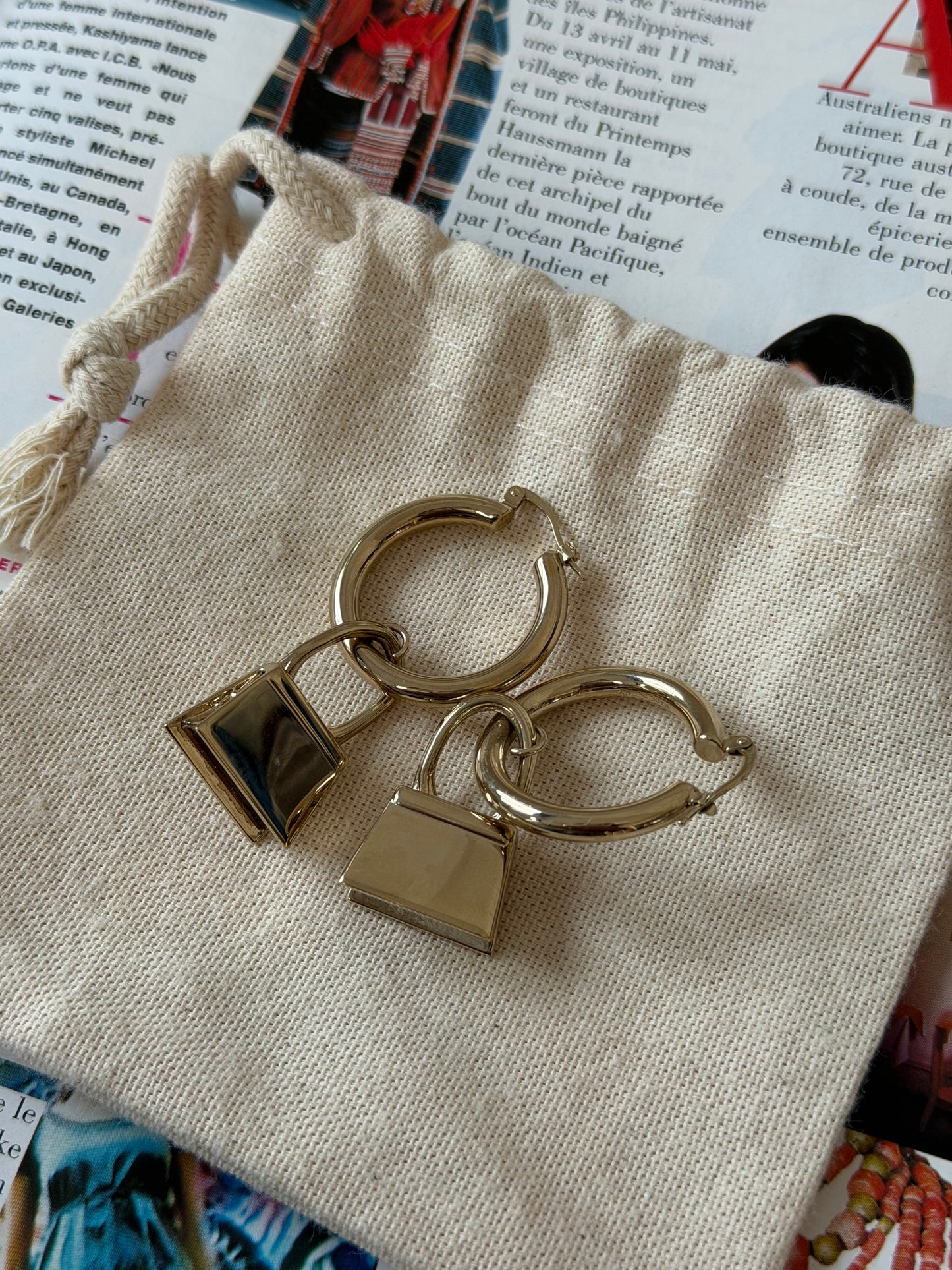 Pre-Owned Gold-Tone Metal Handbag Earrings