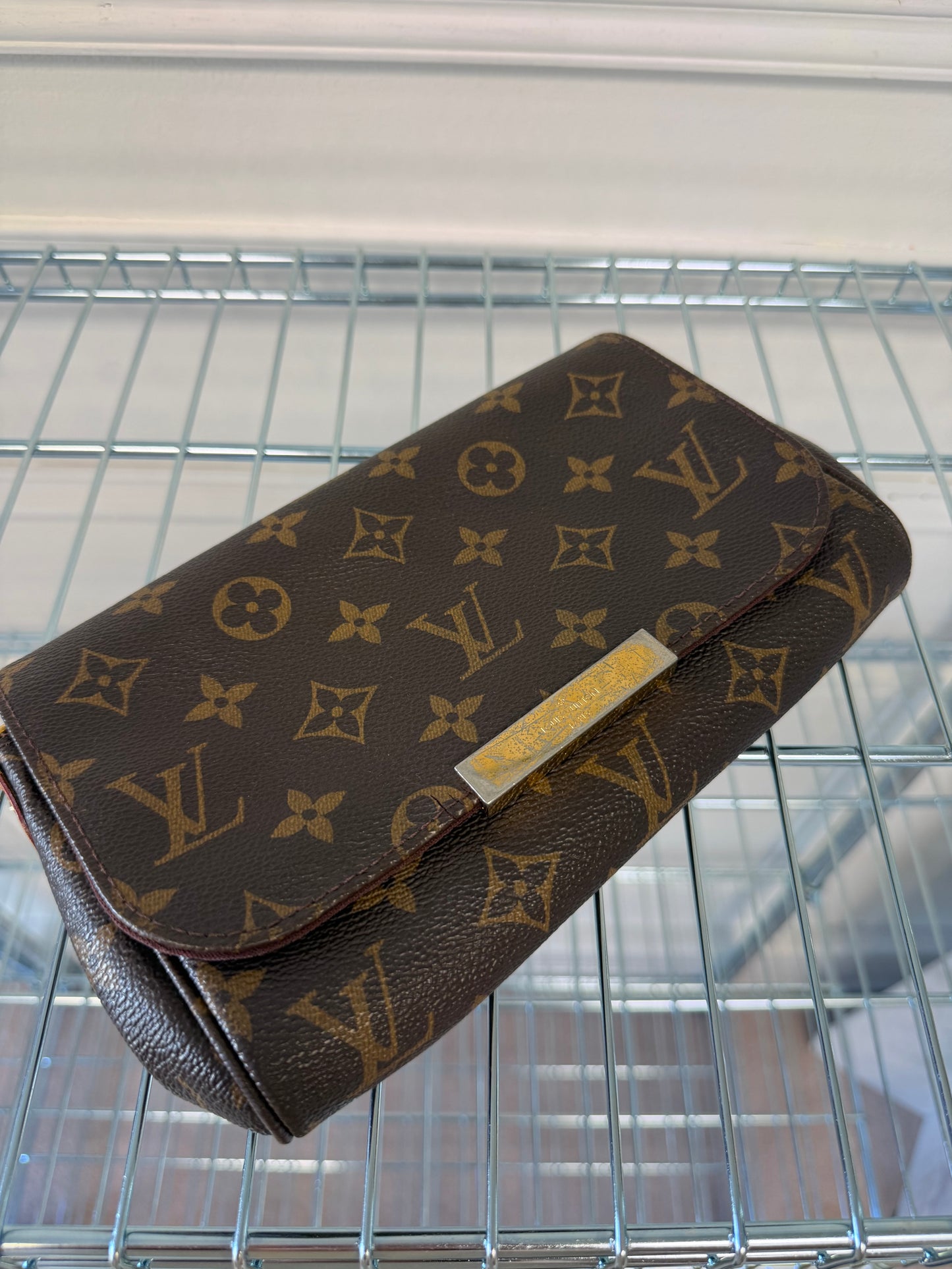 Pre-Owned LV Monogram Canvas Favorite Handbag