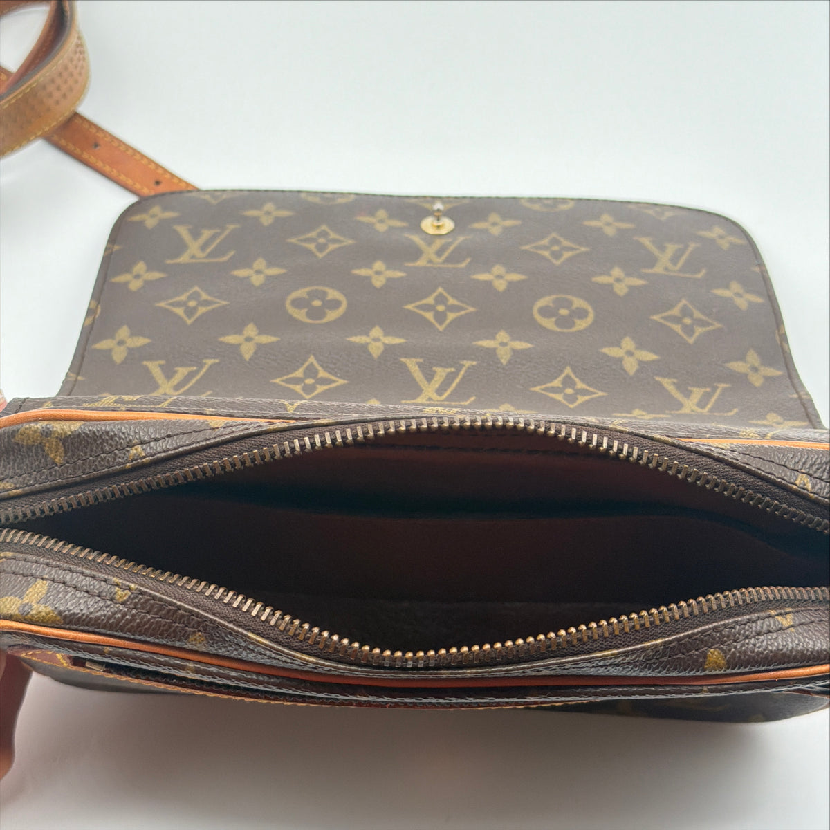 Pre-Owned LV Monogram Canvas Saint Germain 23 Crossbody Bag