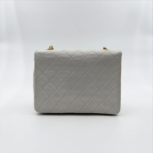 Pre-Owned White Lambskin Square Single Flap Crossbody Bag