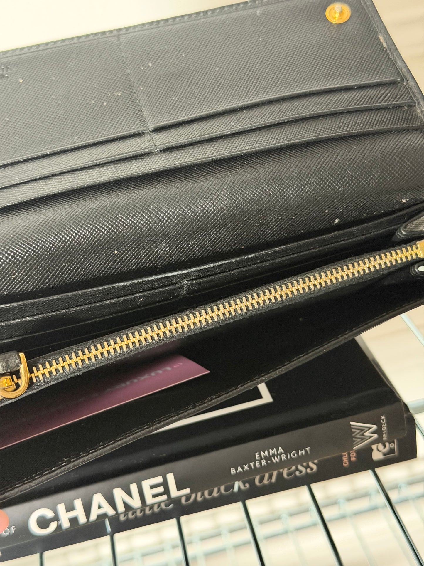 Pre-Owned Black Saffiano Leather Fold Wallet