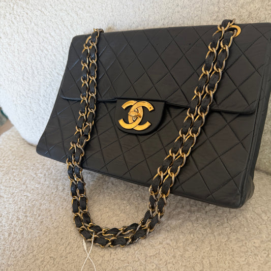 Pre-Owned Black Matelassé Lambskin Leather Maxi Single Flap Crossbody Bag