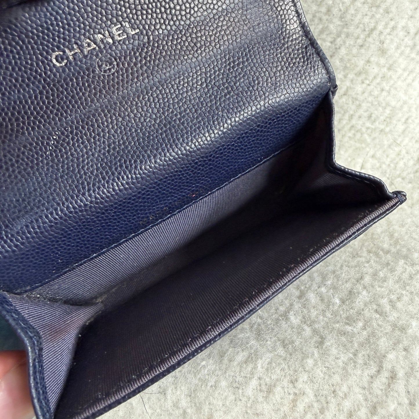 Pre-Owned Navy Classic Caviar Leather Wallet