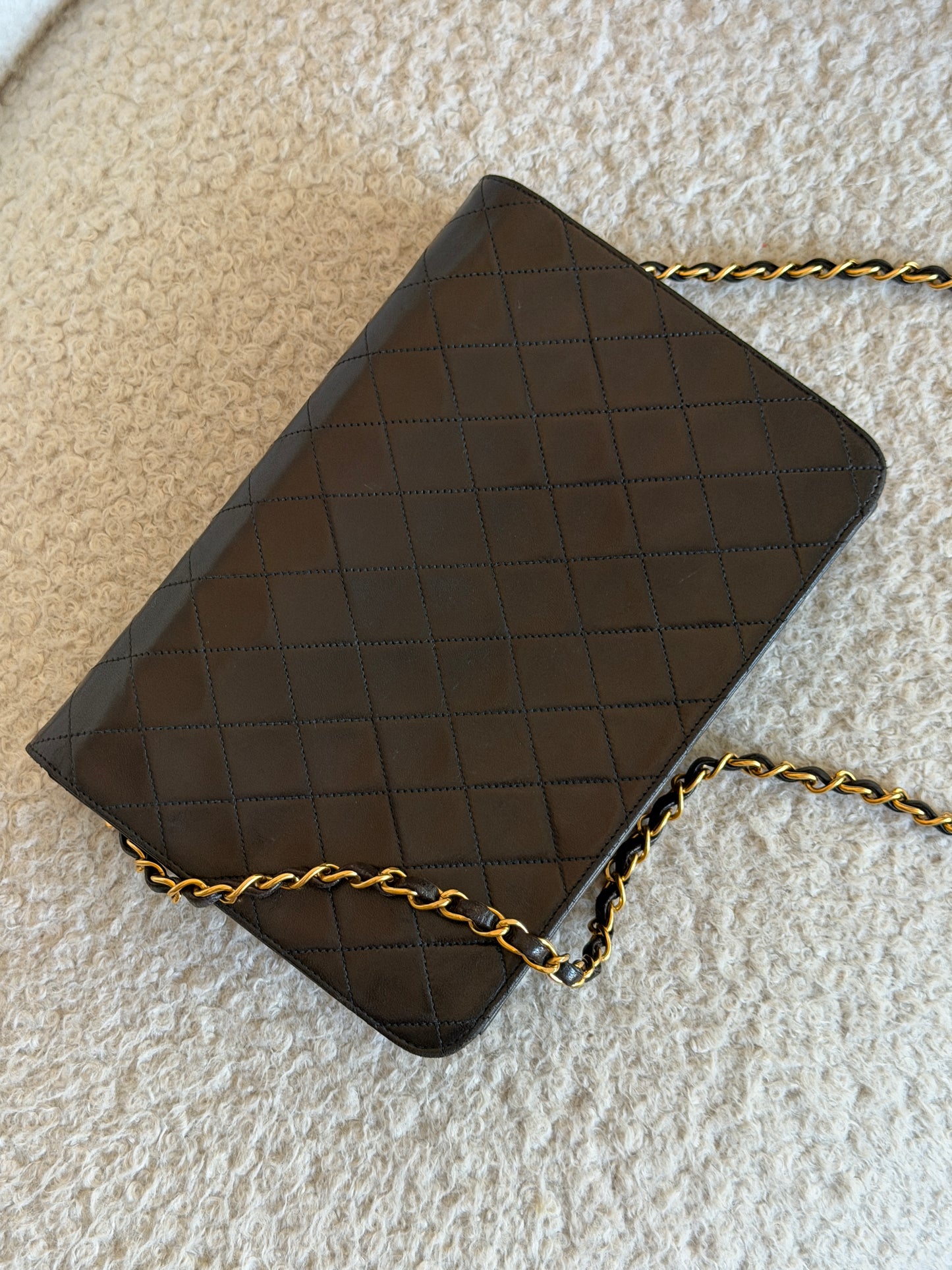 Pre-Owned Black Matelassé Lambskin Leather Handbag