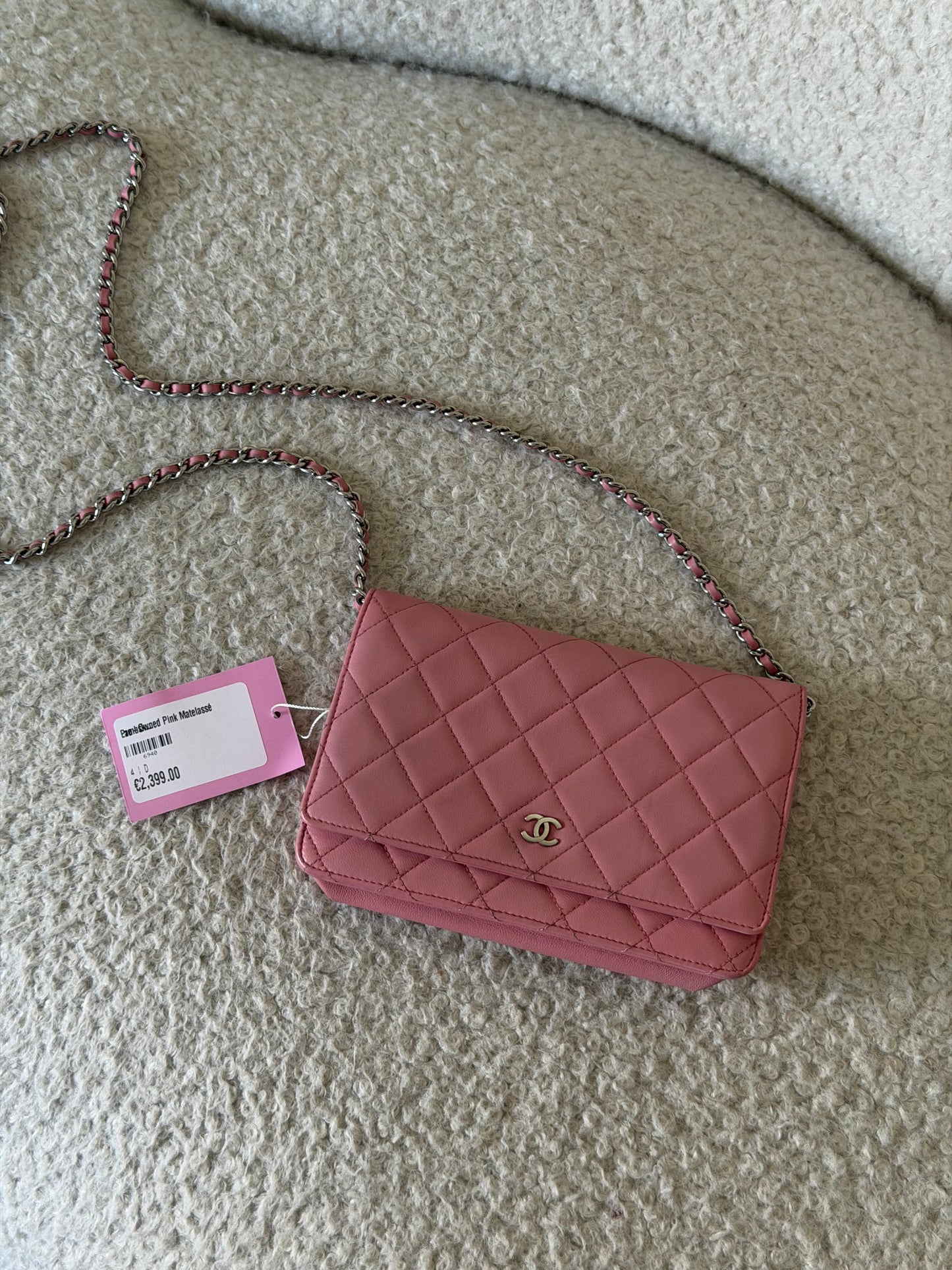 Pre-Owned Pink Matelassé Lambskin Wallet on Chain