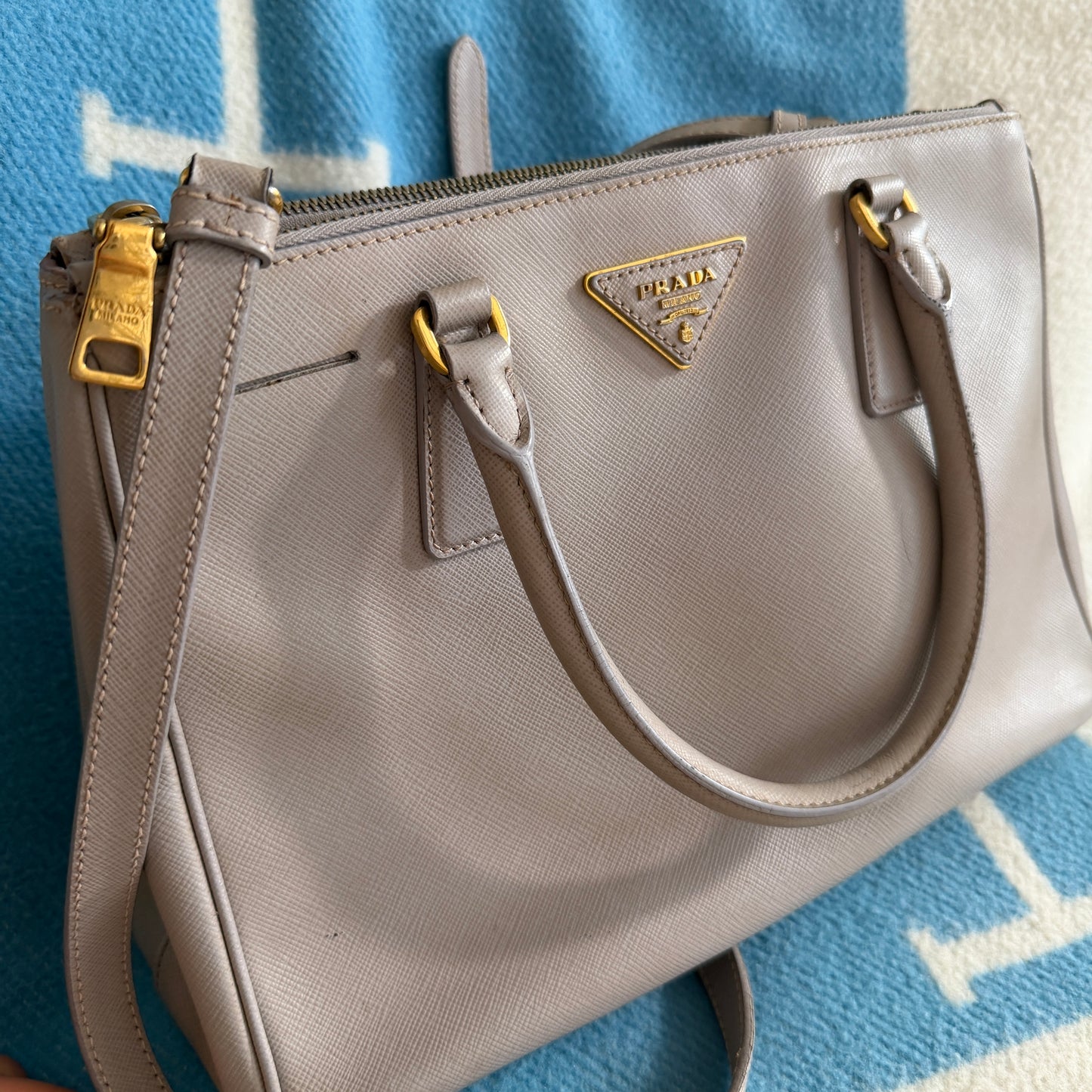 Pre-Owned Grey Saffiano Leather Galleria Handbag