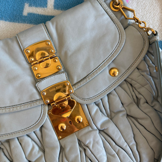 Pre-Owned Blue Ruffled Leather Crossbody Hobo Bag