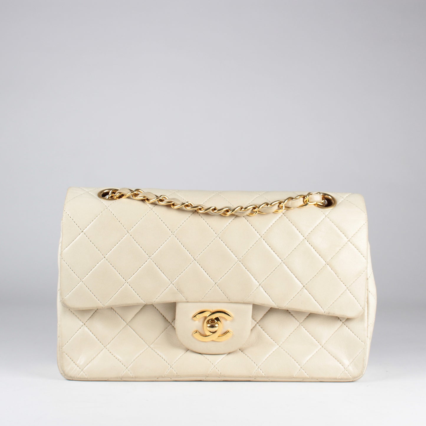 Classic Flap - Beige