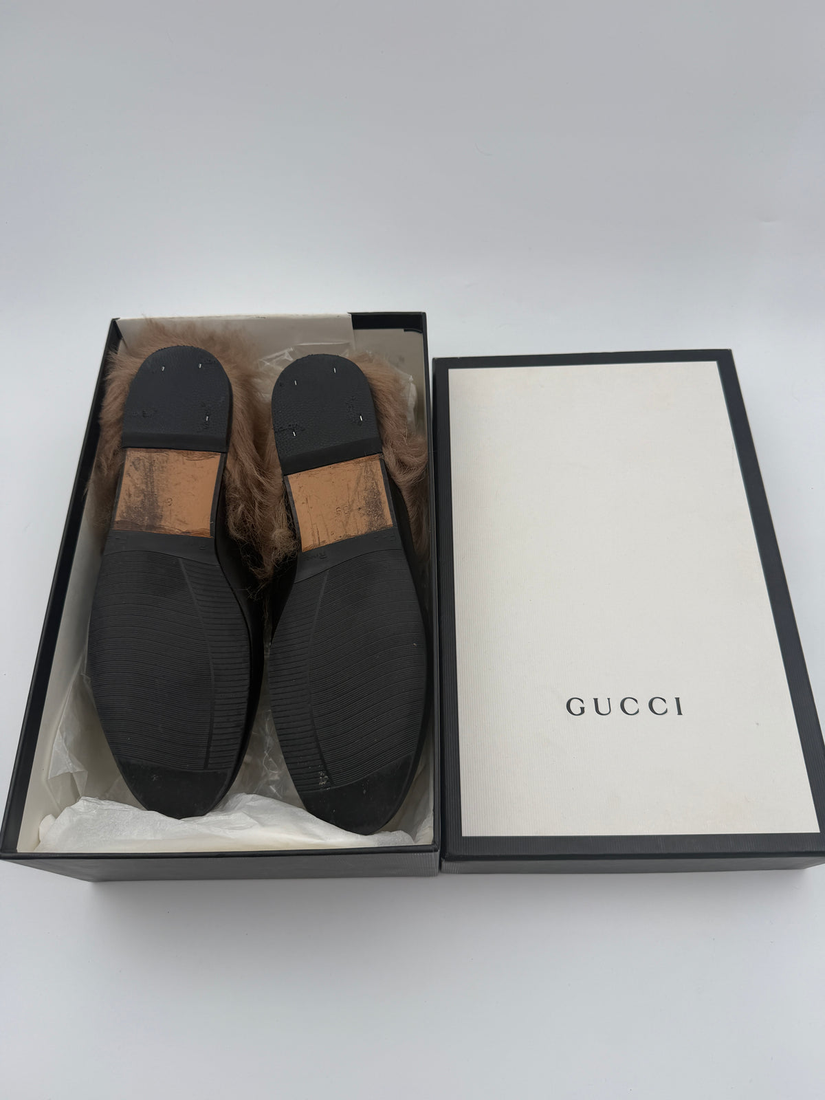 Pre-Owned Black Leather/Fur Princeton UK6