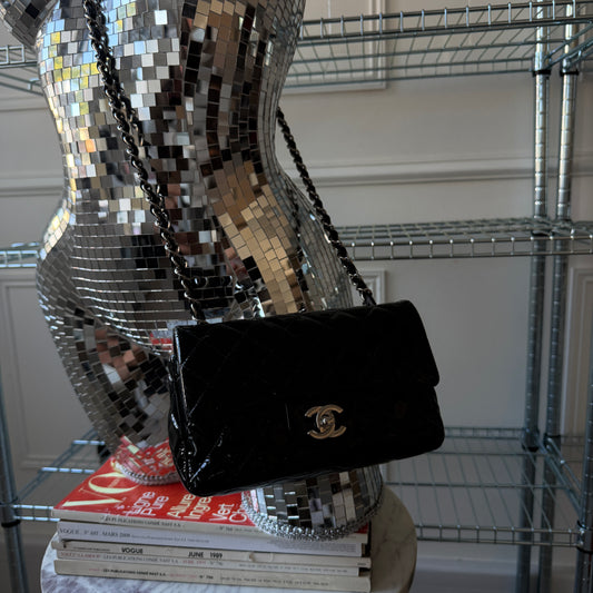 Pre-Owned Black Matelassé Patent Leather Mini Rectangle Single Flap Crossbody Bag