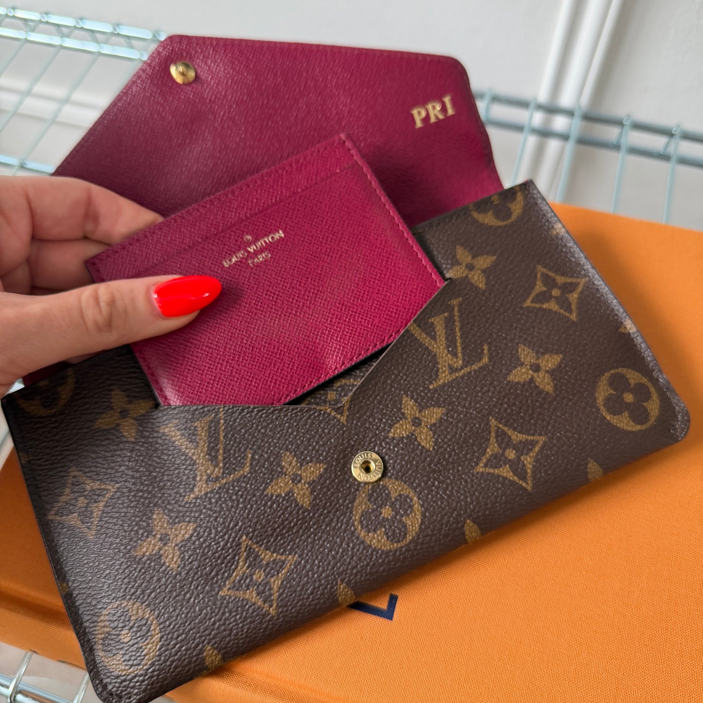 Pre-Owned LV Monogram Canvas Sarah Wallet w/Cardholder
