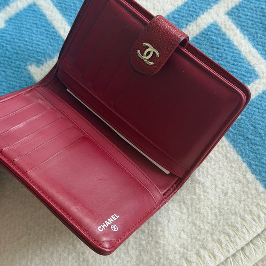 Pre-Owned Red Caviar Leather Wallet
