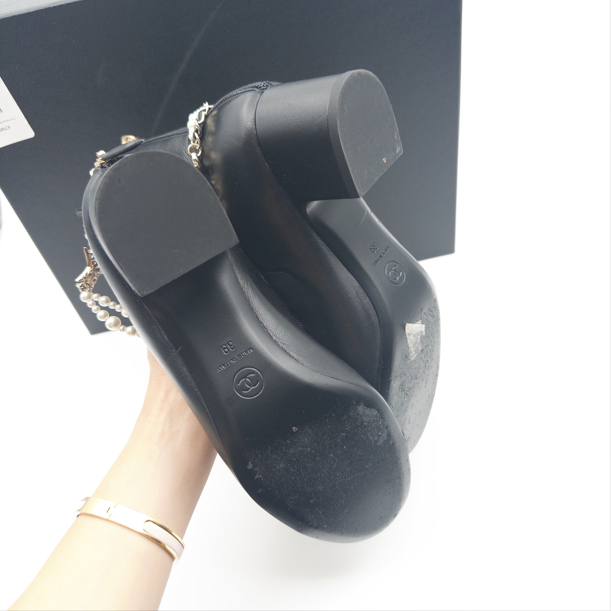 Pre-Owned Black Leather Boots (39)
