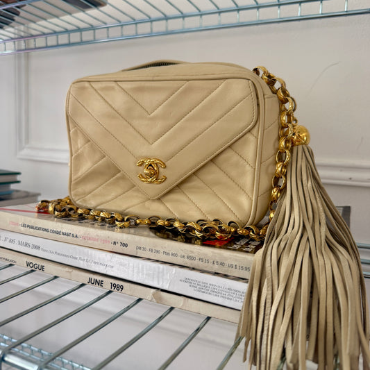 Pre-Owned Beige Chevron Lambskin Leather Bijoux Camera Bag