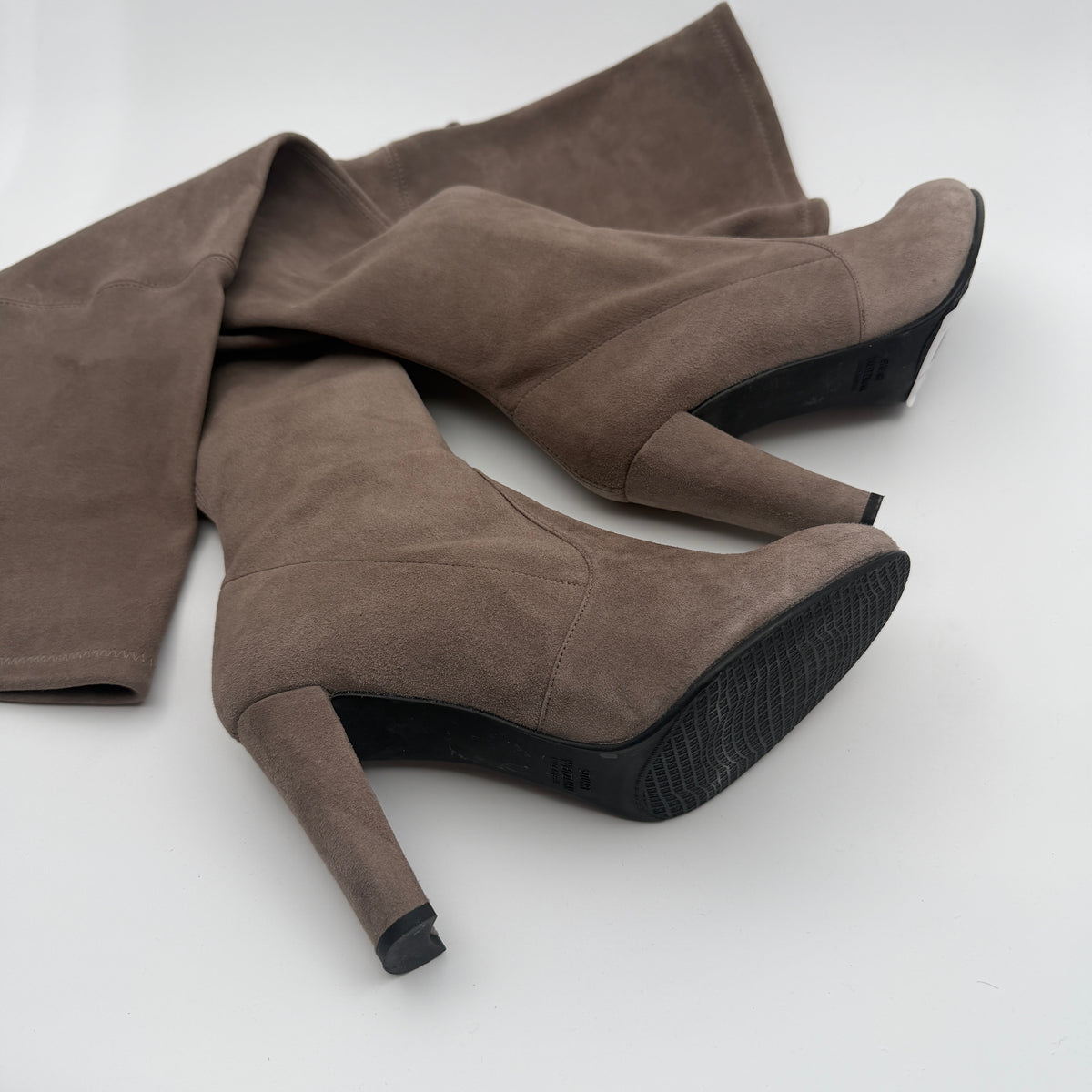 Pre-Owned Grey Suede Boots (38)