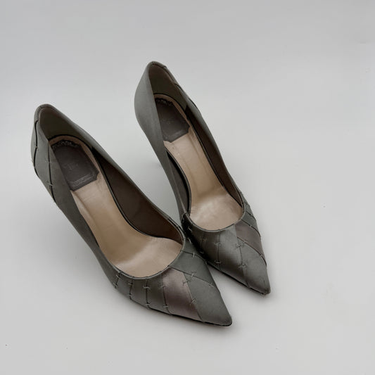 Pre-Owned Grey Satin Heels (39)