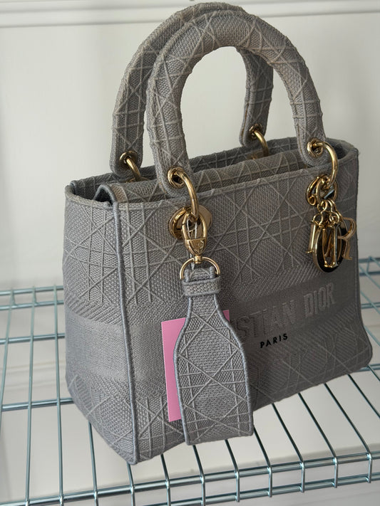 Pre-Owned Grey Fabric D Light Handbag