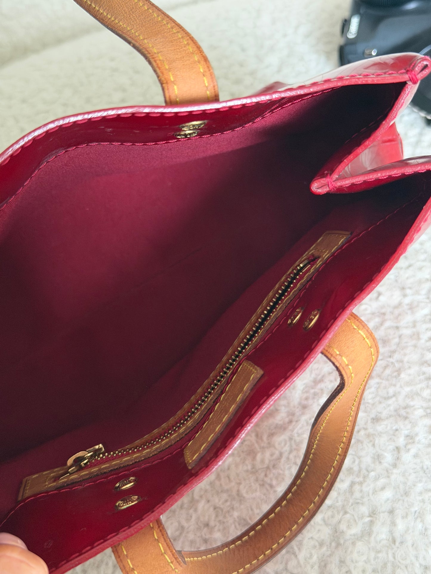 Pre-Owned Pomme D'amour Monogram Vernis Leather Reade PM
