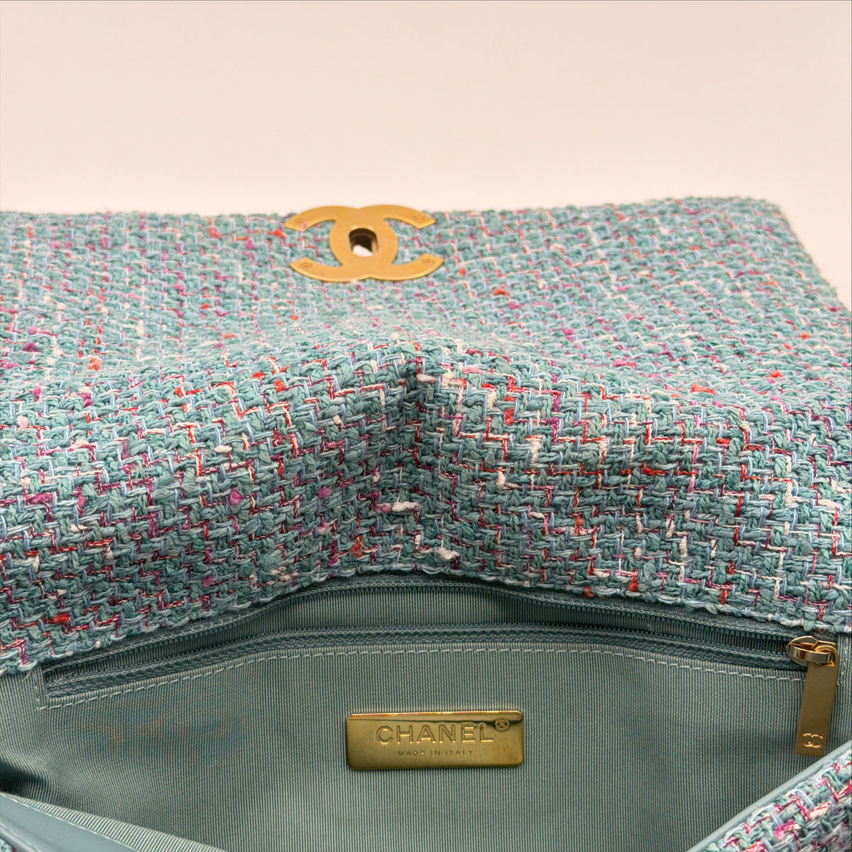 Pre-Owned Blue Tweed '19' Crossbody Single Flap Bag