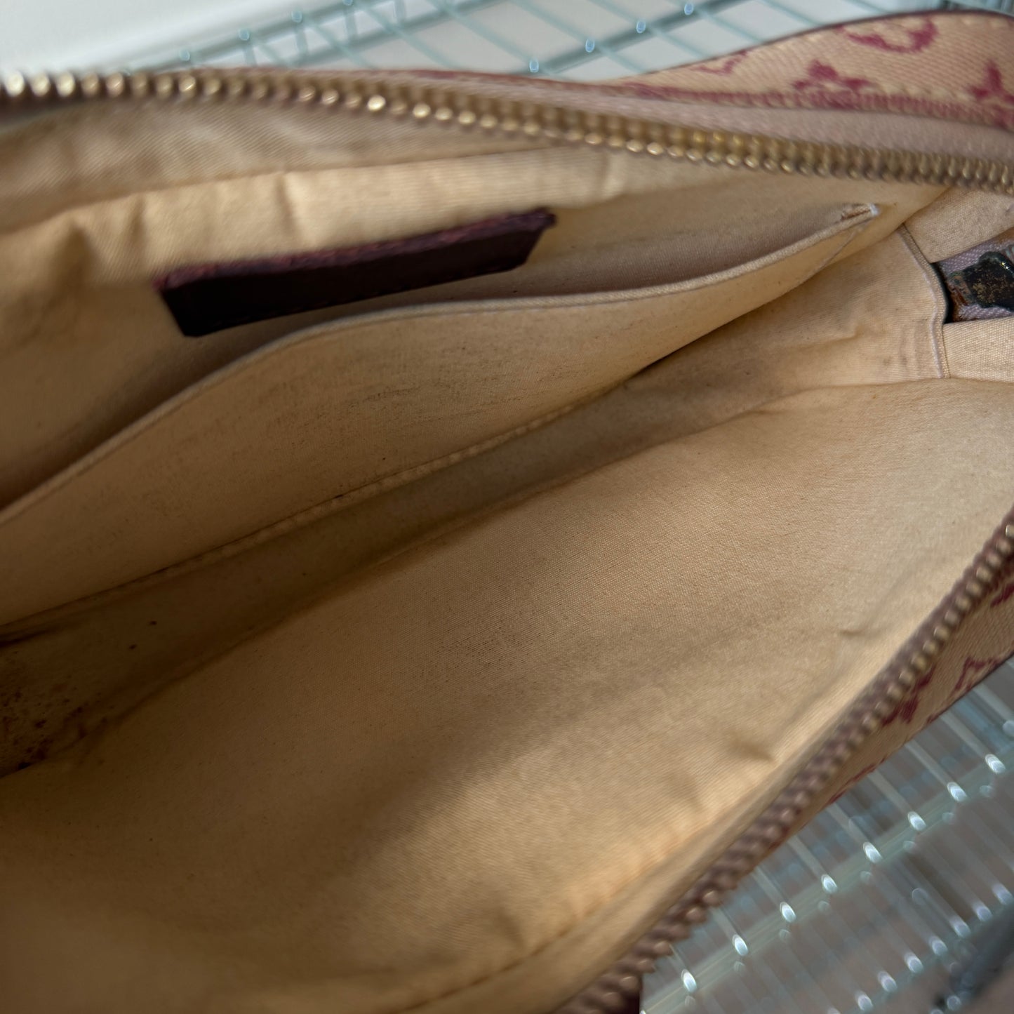 Pre-Owned Cherry Mini Lin Canvas Juliette MM Crossbody Bag