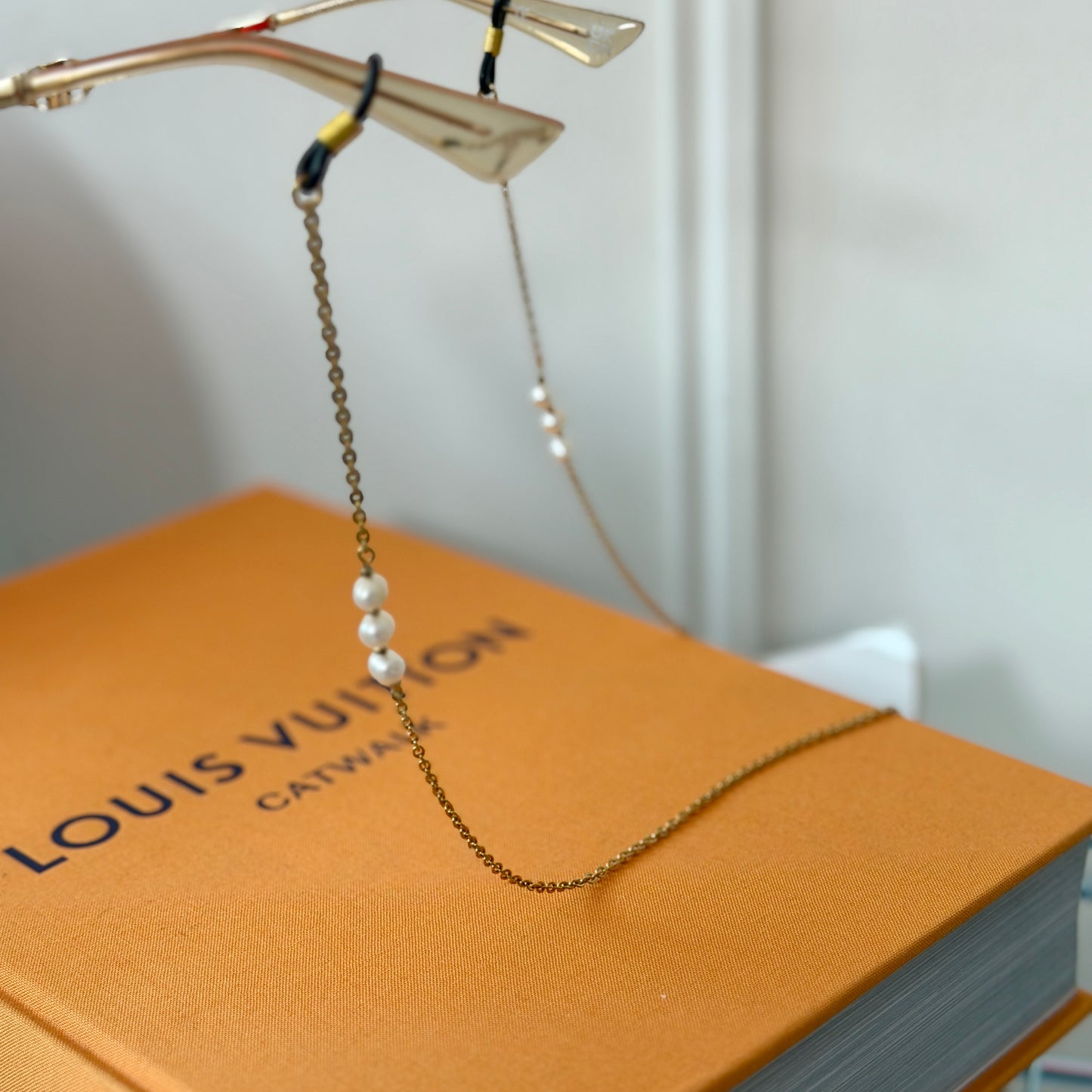 Cool But Chic Sunglasses Chain