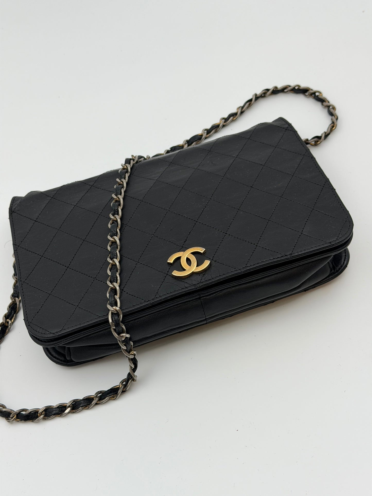Pre-Owned Black Matelassé Lambskin Leather Shoulder Bag