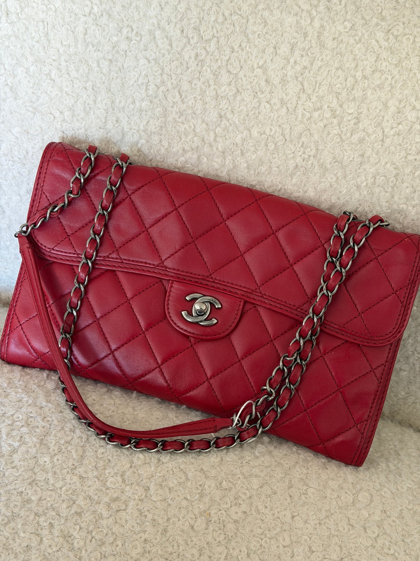 Pre-Owned 2014 Red Lambskin Leather Single Flap RHW