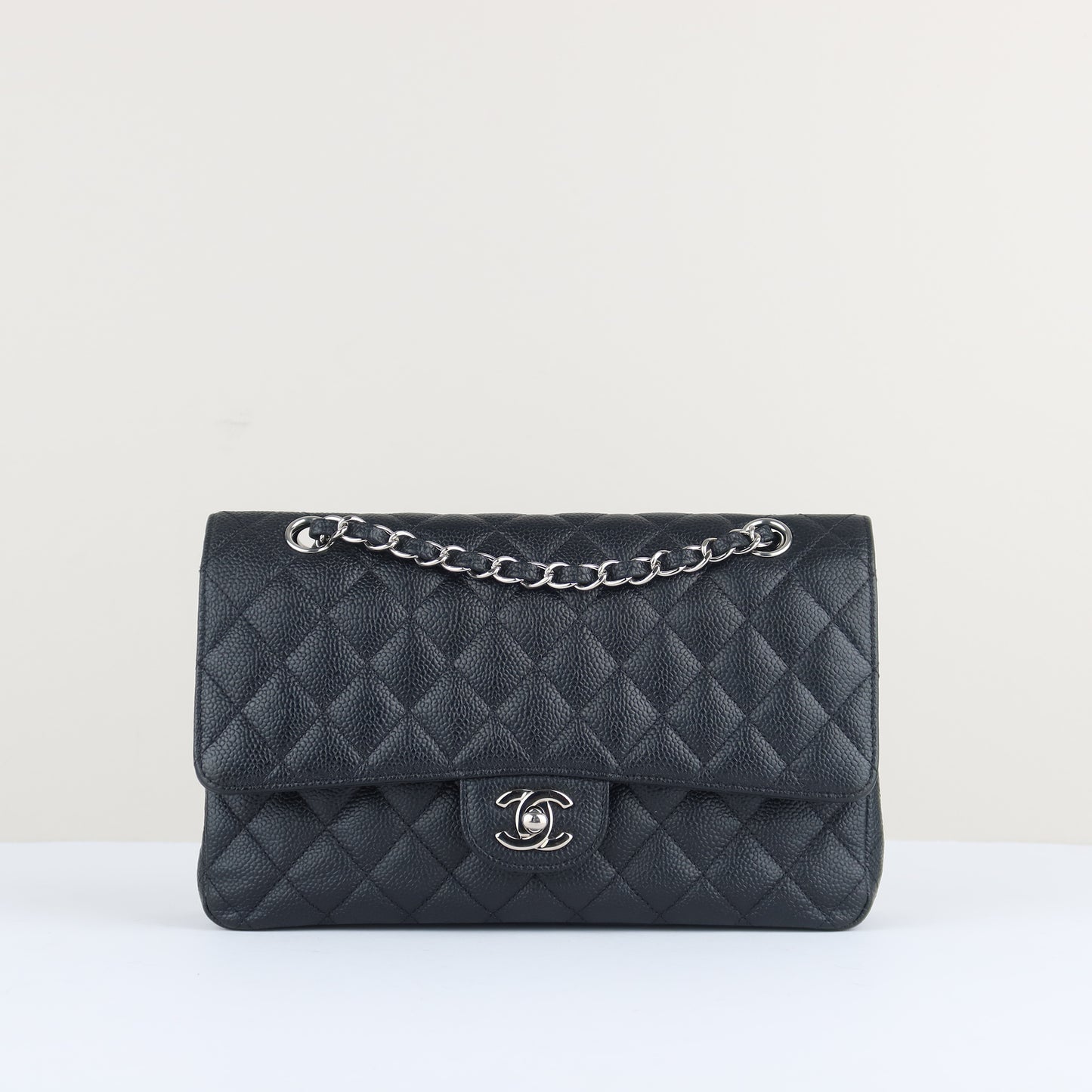 Caviar Medium Classic Flap