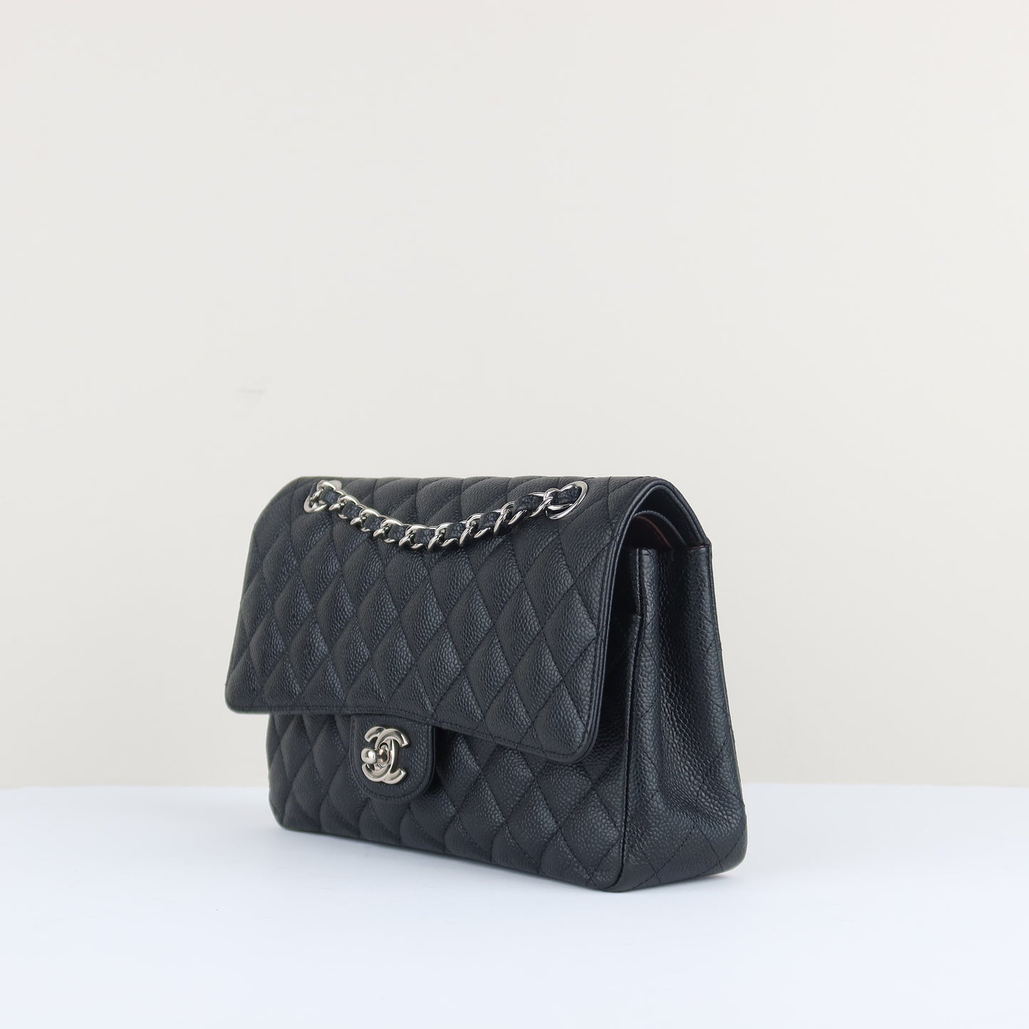 Caviar Medium Classic Flap