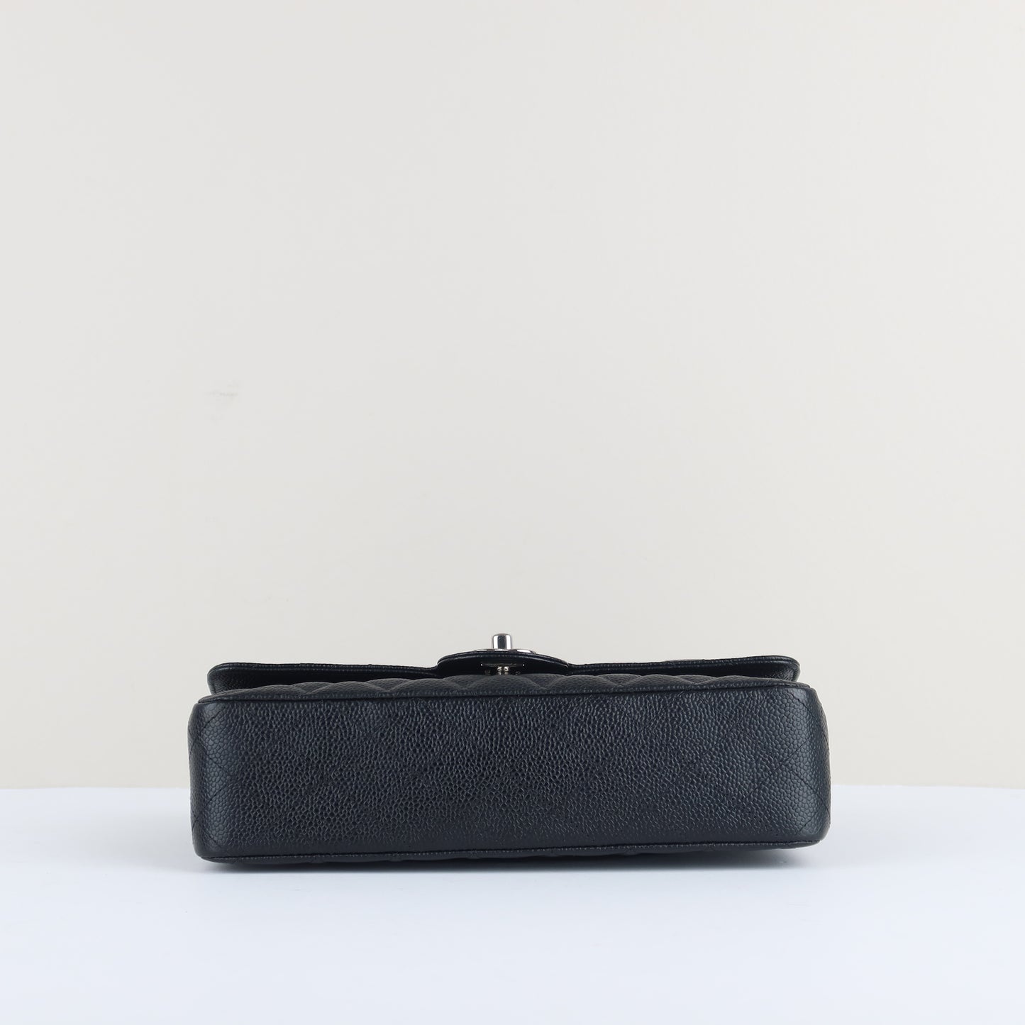 Caviar Medium Classic Flap